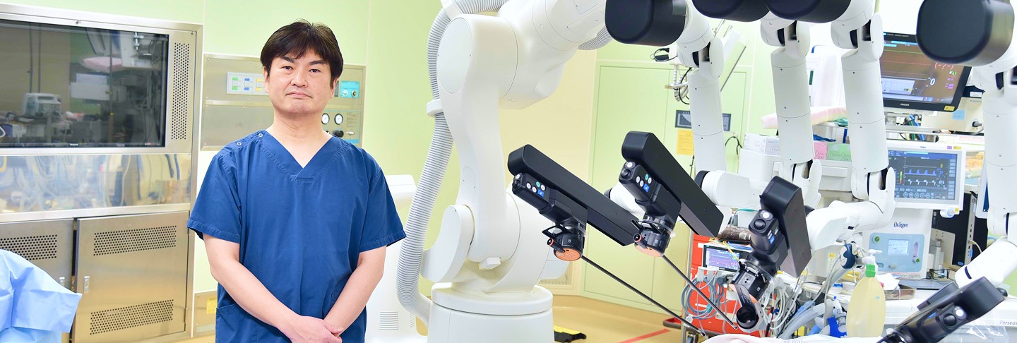 写真：手術室の山田医師