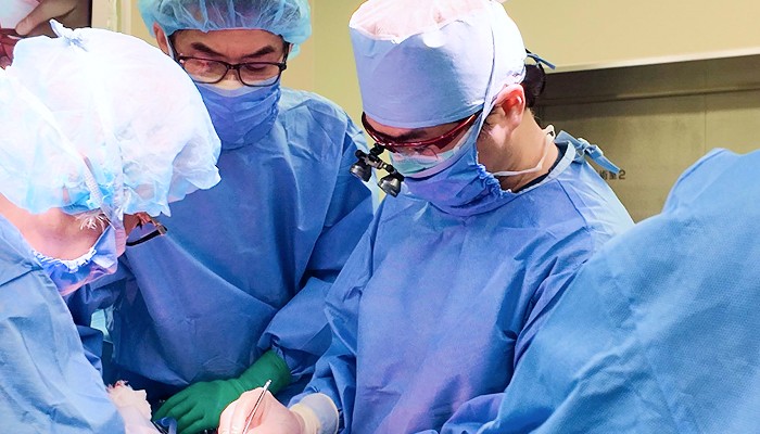 写真:手術時の様子